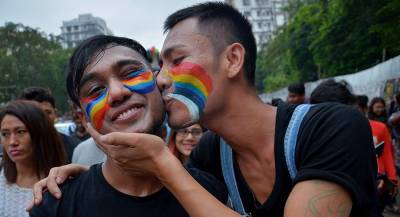 Индия отменила уголовное наказание за однополые связи