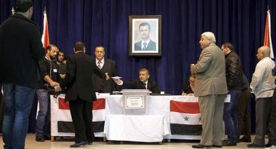 Башар Асад провёл выборы среди госслужащих