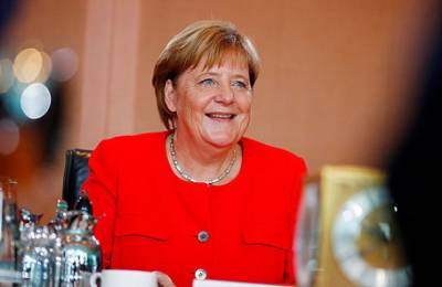 Зачем Меркель большое закавказское турне?
