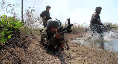 Украинские военные минируют границу с ЛНР