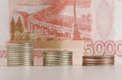Почему рубль продолжил падение?