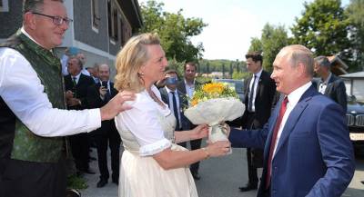 Глава МИД Австрии призвала ЕС по-другому посмотреть на РФ