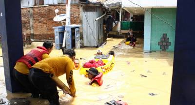 Россиян среди жертв цунами в Индонезии вероятно нет