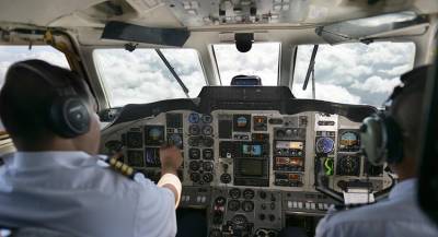 Пилоты посадили самолёт в Канаде из-за треснувшего стекла