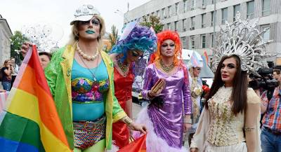 Жители Румынии отказались от борьбы против однополых браков
