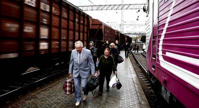 Начальник украинского поезда на ходу вытолкнула пассажира