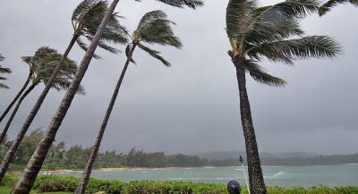 Ураган смыл остров на Гавайях