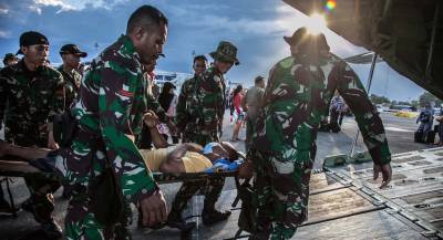 Число жертв цунами в Индонезии достигло почти 1,4 тысячи
