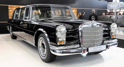 Раритетный лимузин Mercedes продадут на аукционе