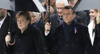 Меркель перепутали с женой президента Франции