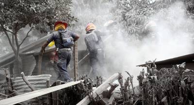 Жителей Гватемалы эвакуируют из-за пробуждения вулкана Фуэго