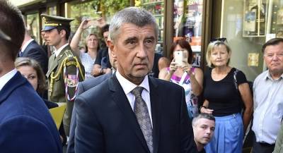 Премьер Чехии встретится с «переправленным» в Крым сыном